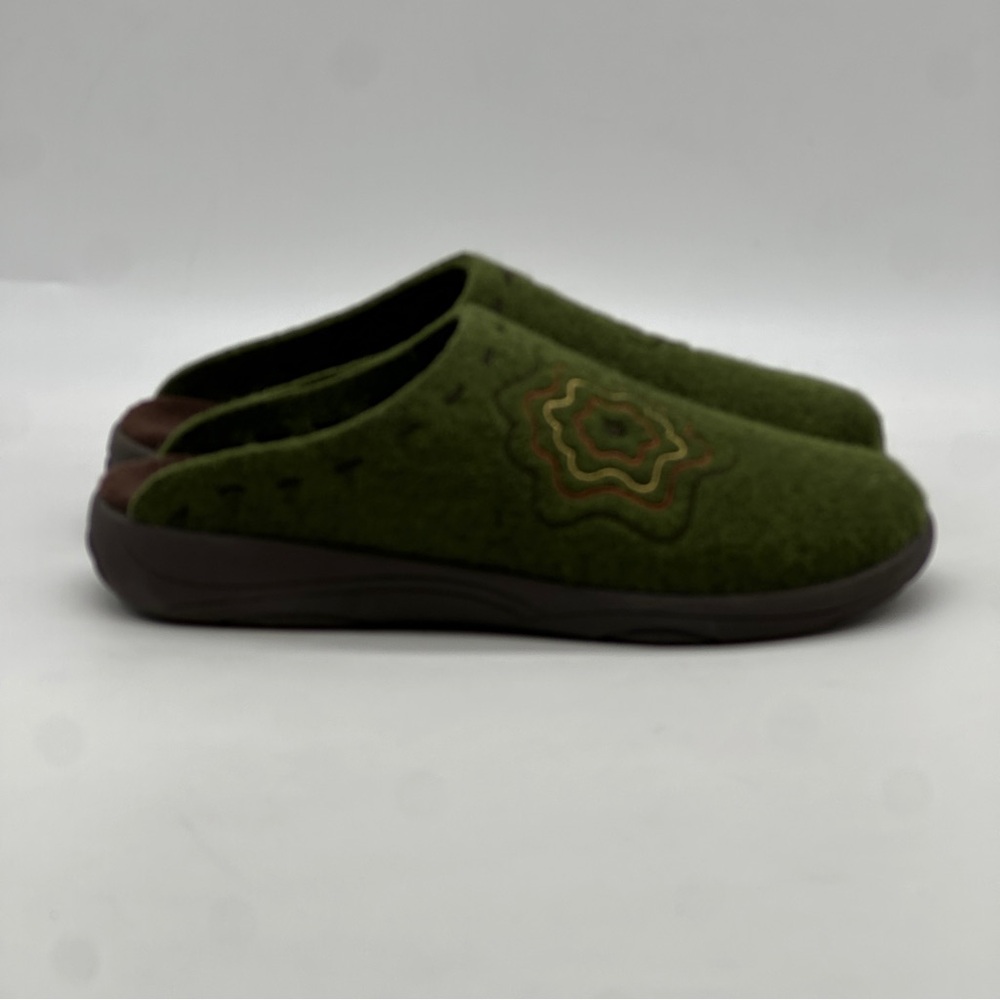 Woolrich Felted Wool Slippers. Size 6